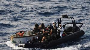 Jetzt sind die geiseln auf freiem fuß. Piraterie In Somalia Irrtum In Der Finsternis Erfolg An Land Politik Sz De