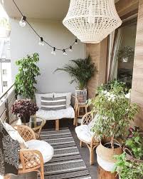 30 Balkonideeen Voor Appartementen Voor Kleine Ruimtes Appartementen Balkonideeen In 2020 Wohnung Terrasse Dekoration Wohnung Mit Balkon Einrichten Balkon Design