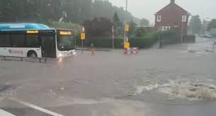 Als gevolg van noodweer heeft het vliegverkeer op eindhoven airport ongeveer 2,5 uur stilgelegen. Honderden Meldingen Over Wateroverlast In Gelderland Liveblog Omroep Gelderland