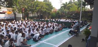 Materi pai kelas xi tentang taat pada aturan kompetisi dalam kebaikan dan etos kerja. Materi Kelas Xi Bab 3 Kajian Qs At Taubah Ayat 105 Dan Hadis Tentang Urgensi Memiliki Etos Kerja Pai Smk Bina Rahayu