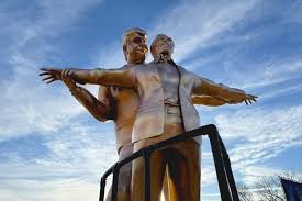 gold statue at presidential library ...