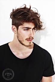 On this men's haircut for thin hair, the back and sides are cut and tapered white the crown is cut longer following the shape of the head. Inspirierende Frisuren Fur Manner Neu Frisuren 2018 Mens Messy Hairstyles Hipster Haircut Mens Hairstyles