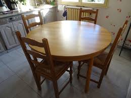 Si vous recherchez une table de cuisine, cette solution sera d'ailleurs très intéressante puisque votre table cuisine sera du coup peu encombrante. Achetez Table Ronde Occasion Annonce Vente A Auch 32 Wb161486653