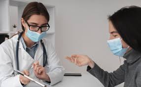 «se requiere que la reforma aborde al sistema en su totalidad la reforma a la ley de isapres que establece un plan básico de salud, elimina la diferenciación por género, y establece descuentos a la prima por edad; 8aibapgqqyjaam