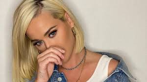 Katy Perry worries fans as she tweets about 'trauma of family Christmas'