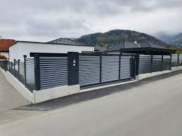 Alu Lamellenzaun In Perfektion Zaune Und Tore Zaun Einfahrtstor