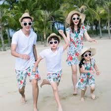Dengan pakaian keluarga modern maka keluarga anda akan semakin harmonis ketika dilihat oleh orang lain. 8 Pilihan Baju Couple Sekeluarga Terbaru Untuk Tampil Kompak Dan Serasi