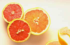 Vous pouvez le déguster tel quel avec un filet d'huile d'olive, mais il est aussi délicieux cuisiné en purée, en cake ou même en gratin pour une alternative plus gourmande. Le Pamplemousse Un Des Agrumes Les Plus Puissant Pour Vos Arteres Votre Sante Et Votre Poids