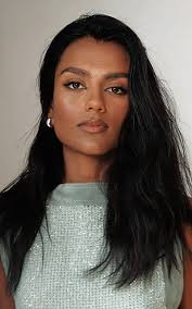 simone ashley 200*320