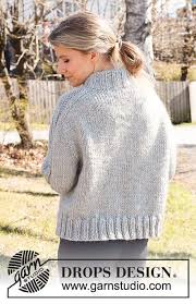 Le pull oversize est le pull que l'on devrait toutes avoir dans notre placard pour passer des journées sereines. Outback Drops 217 23 Kostenlose Strickanleitungen Von Drops Design Tricot Gratuit Modele Tricot Gratuit Modele Tricot