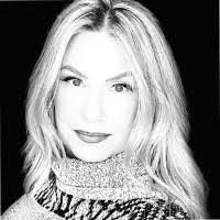 Lisa Quillen's Instagram, Twitter & Facebook