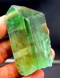 75 Gram V Shape Terminated Undamaged Lush Green Color Gem Grade Hiddenite Kunzite Crystal With Exc Stones And Crystals Colored Gems Crystals