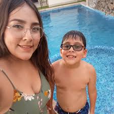 RODÉATE DE GIGANTES! Acepto que tuve miedo, pero jamás me mantengo  asustado, he peleado con los JUDAS pero querido recueda que ellos solitos  se ahorcan. Hoy te digo: ¡AFÉRRATE! Aférrate con acento,