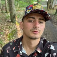 Should I bench Hubbard or start all three players in fantasy football?