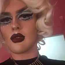 Diamond Devereaux's Instagram, Twitter & Facebook