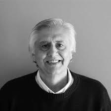 Robert Tovey's Instagram, Twitter & Facebook