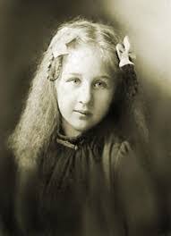 Wendy Weldon's Instagram, Twitter & Facebook