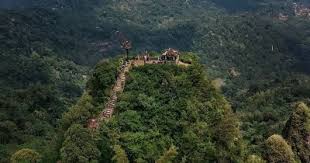 Berdasarkan sejarah wali songo, sunan drajat merupakan. Makam Sunan Drajat Menikmati Wisata Religi Di Lamongan Tempat Me
