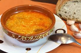 Con esta receta de solomillo a la castellana se pueden preparar también filetes de pollo o de lomo, sólo debes tener cuidado con los tiempos de cocción. Sopa De Ajo O Sopa Castellana Con Thermomix Saltando La Dieta