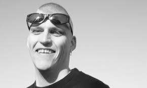 Sebastian Bull blev castet af Thomas Vinterberg som 12-årig, var i Cannes  med Thomas Bo Larsen som 16-årig, og nu kigger alle i retning af den bløde  mand med det hårde ydre