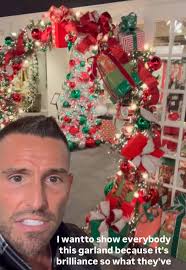 THIS GARLAND! It looks extremely complicated, and it definitely does take a  little bit of work. But when I learned about how to put this all together,  it is just a garland, boxes, ribbon, zip, ties, ...