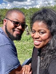 Renee Ratcliff's Instagram, Twitter & Facebook