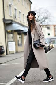 Pour un sport doux type fitness, yoga ou pilates, opte pour une sneaker grise doté d'une tige résistance et d'une semelle assurant une excellente rapidité. Baskets Nike Femme Quelle Pointure Choisir Taaora Blog Mode Tendances Looks