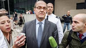 We vielen met de deur in huis en hadden een gesprek dat. Om Ziet Niets In Vervolging Oud Topman Joris Demmink Nieuws Ad Nl