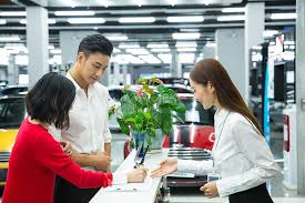 This receptionist job description template includes key receptionist duties and responsibilities. Car Dealership Front Desk Service Husband And Wife Fill In The I Photo Image Picture Free Download 500681275 Lovepik Com