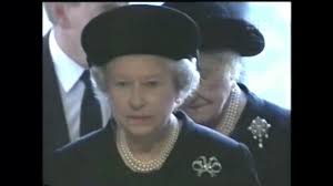 Queen elizabeth's coffin will rest in the royal chapel of all saints, windsor great park until tuesday, 2 april, when it will be taken to queen's chapel at st james's. Queen Queen Mother Arrive At Funeral Of Diana Princess Of Wales 1997 Youtube