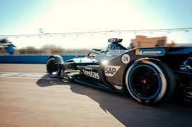 Maybe you would like to learn more about one of these? Formel E In Diriyya Nyck De Vries Auch Im 2 Training Vorn Unfalle Von Nico Muller Robin Frijns E Formel De