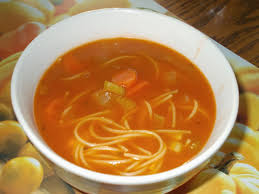 Il Te Faut 6 Tasses De Bouillon Poulet 1 Tasse De Jus De Tomates 1 Boite De 10 Oz De Soupe Aux Tomates 1 Oignon Hache 2 Carottes Soup Food Cooking Recipes