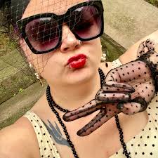 Are there other podcasts of the same quality as We're Alive?