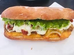 La croûte est souple, plus adaptée donc pour mordre dedans à pleines dents ! Fish Burger Pain Maison Picture Of La Grange Pressins Tripadvisor