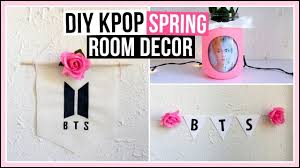3 Diy Kpop Spring Room Decor Ideas No Sew Diy Fabric Banner Picture Jar Diy Paper Banner With Flowers Here You Ll Le Fabric Banner Diy Fabric Spring Diy