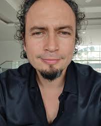 Con mi amigo Antonio siempre tenemos grandes conversas y seguimos soñando  en un Ecuador próspero y libre.