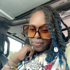 It's Jane here, a flight attendant with a suitcase full of stories and a  heart that lives in travel💖✈️ Every layover is a little trip inside a big  flight. First I go