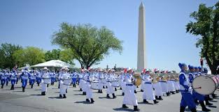 Bajo la lluvia, trump hizo su discurso en la explanada nacional de washington frente a una multitud de personas, de las cuales algunas mostraban admiración, y otras rechazo hacia el mandatario. Cancelan Desfile Del 4 De Julio En Washington D C Por Segundo Ano Consecutivo