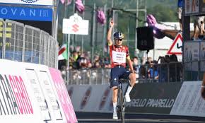 Thomas pidcock vloert eli iserbyt op de citadel (telenet uci world cup, race highlights). Thomas Pidcock Wins The First Mountain Stage And Is The New Leader Of The Giro D Italia Sub 23 Mundo Ciclistico Magazine World Today News