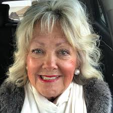 ME 1970 HURRICANE SWELL W.B., NC this was front page Star News the fotog  popped up in front of me, took the shot then ducked ....It was at Holiday  Inn where Moore's