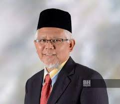 The air travel (bird fly) shortest distance between bandar 'abbās and alor setar is 5,209 km= 3,237 miles. Dr Hayati Nafi Dilantik Mb