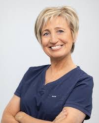 Lydia Hopkins's Instagram, Twitter & Facebook