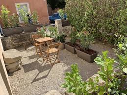 L'après midi à 16h à l'isle sur la sorgue, de belles éclaircies persisteront malgré quelques passages nuageux. Les Lauriers L Isle Sur La Sorgue Updated 2021 Prices