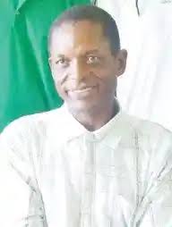 Lowe wants no confidence vote against Coombs