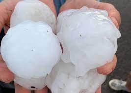 Cina, grandine apocalittica devasta mezza pechino. Maxi Grandinata In Francia Dal Cielo Palle Di Ghiaccio Da Record