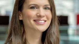 Amanda Albright's Instagram, Twitter & Facebook