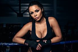 Get amanda balk's contact information, age, background check, white pages, photos, relatives, social networks, resume & professional records. Amanda Balk Houdt Een Sexy Fotoshoot Voordat Ze De Boksring In Stapt Fhm