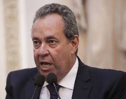 Teresa Leitão parabeniza professores e critica MP do Ensino Médio