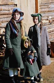 Prairie Pilot Aired Pictured Melisssa Sue Anderson As Mary Ingalls Kendall Lindsay Or Sydney Greenbush As Carrie Ingalls Melis Mit Bildern Kleine Farm Bilder Alte Serien