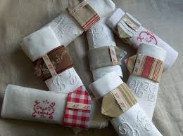 Up to 90% off & free expedited shipping. Ronds De Serviette Tissus Anciens Ruban Initiales Ou A Faire Avec Des Chutes De Tissus Rond De Serviette Serviettes Tissus Anciens